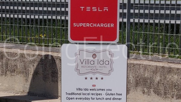 Photo 3 Supercharger Hotel Villa Ida