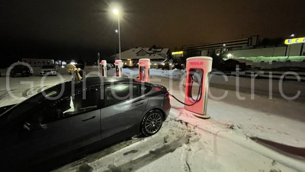 Photo 2 Supercharger Toschis Station Motel