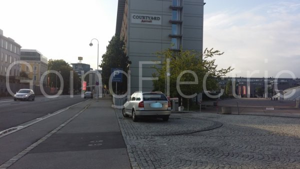 Photo 1 E-Bike Ladestation Courtyard Linz Marriott