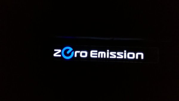 Beleuchteter Einstieg “Zero Emission“