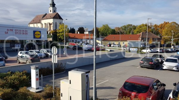 Photo 1 Parkplatz zwischen Avanti und Lidl