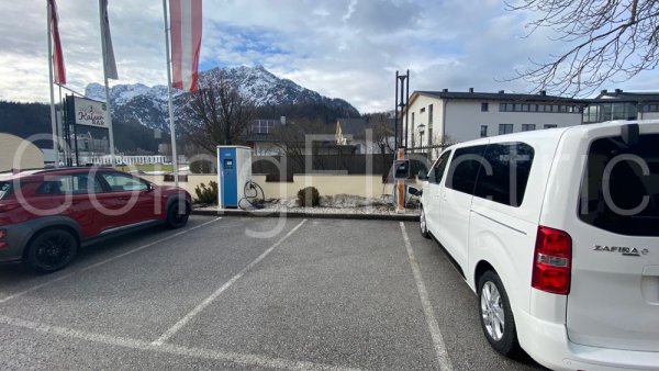 Tesla & E-Autos  Ladestationen im Hotel Kaiserhof Anif