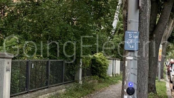 Photo 1 Laterne Ubitricity Thielallee 101