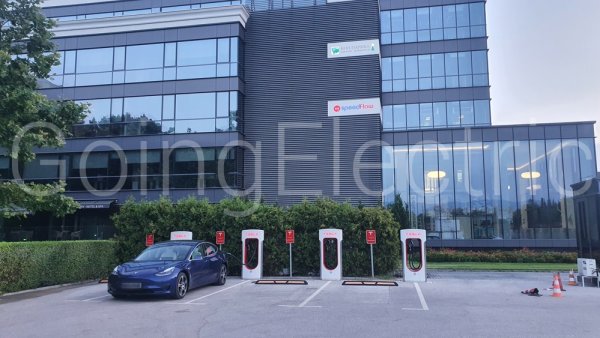 Photo 1 Supercharger Hotel Imperial