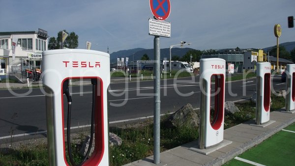 Photo 5 Tesla Supercharger