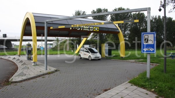 Photo 0 Fastned Den Bout