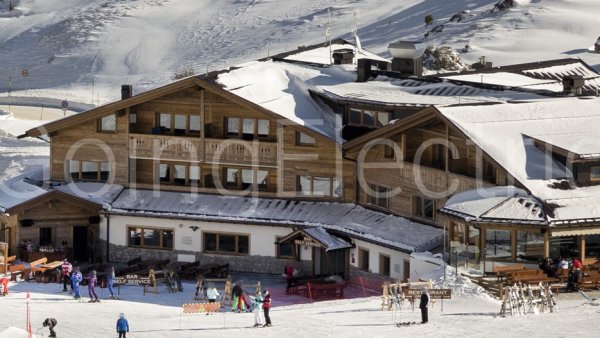 Photo 1 Hotel Passo Sella Dolomiten Mountain Resort