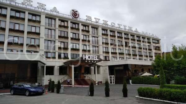 Photo 1 Hotel Bukovyna Chernivtsi