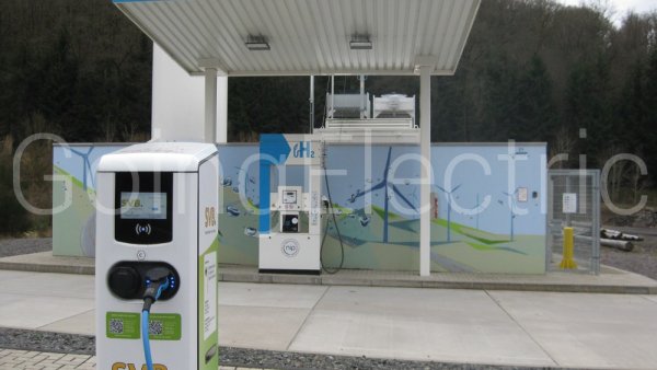 Photo 4 Wasserstoff Tankstelle