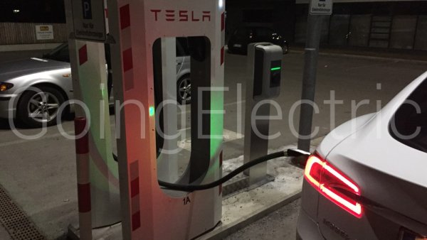 Photo 8 Tesla Supercharger