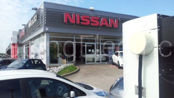 Photo 0 Nissan Millauto