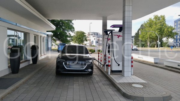 Photo 2 IONITY e-Mobility-Station