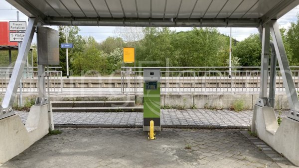 Photo 1 Bahnhof Neubrücke
