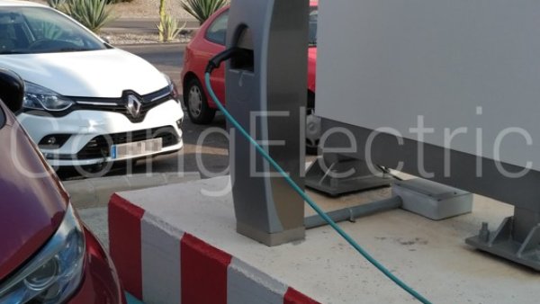 Photo 1 Renault Garage in Almeria