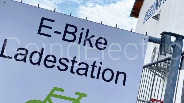 Photo 1 E-Bike Ladestation an der ED-Tankstelle