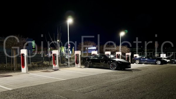 Photo 4 Supercharger