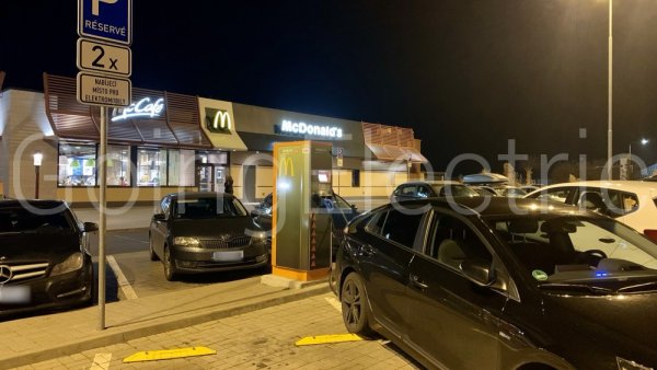 Photo 4 McDonald's Velebudická