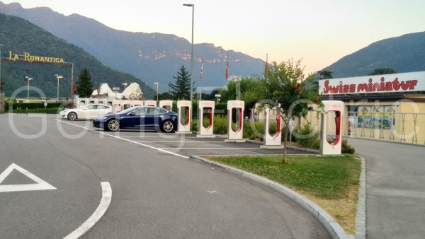 Photo 1 Tesla Supercharger Swissminiatur