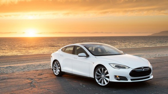 Edmunds bricht Teslas Küste zu Küste Rekord