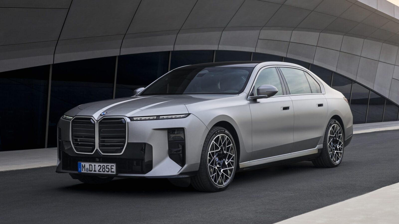BMW i7